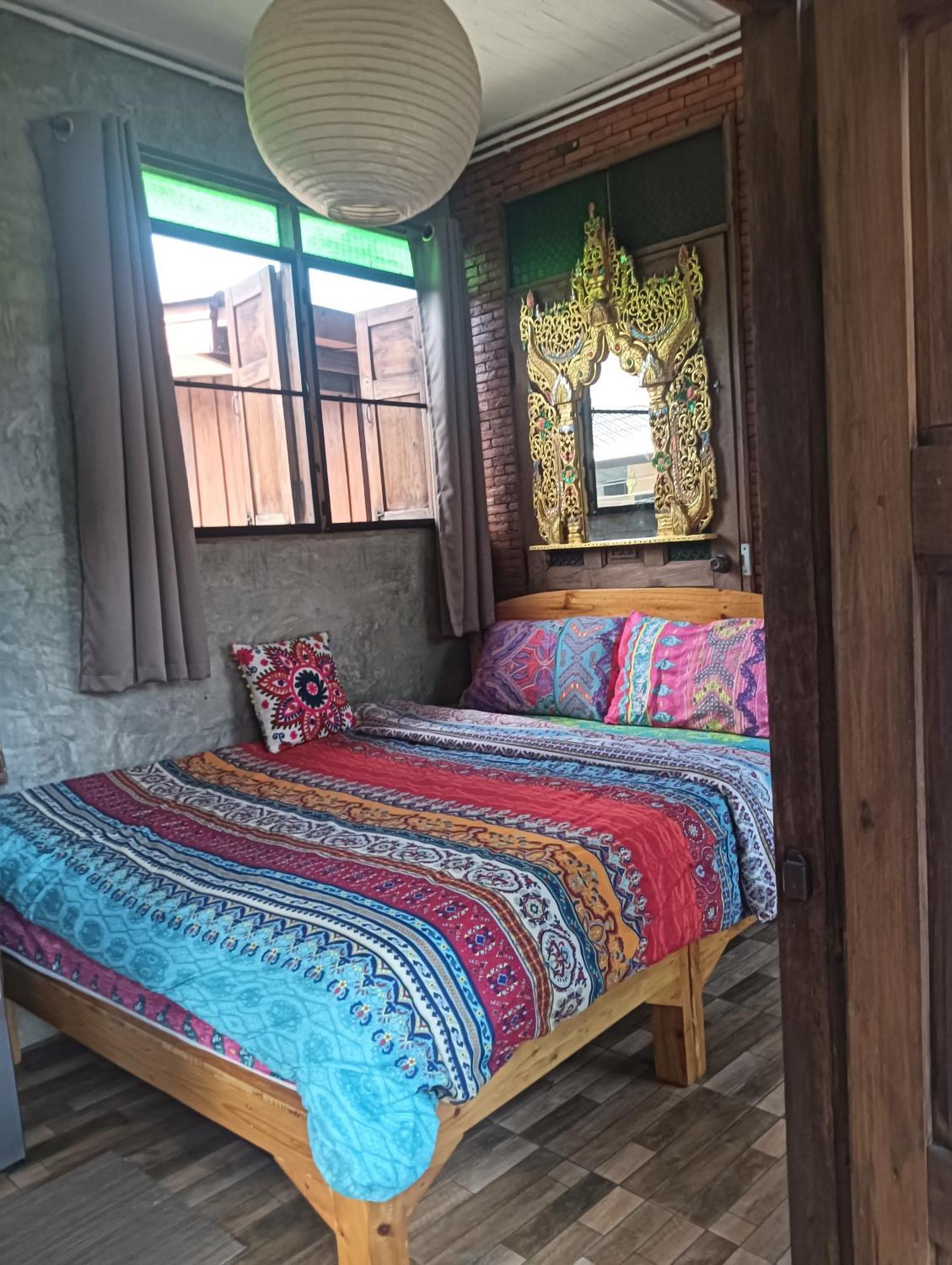 Huen Chiang Man Hostel (Adults Only) Chiang Mai Zewnętrze zdjęcie