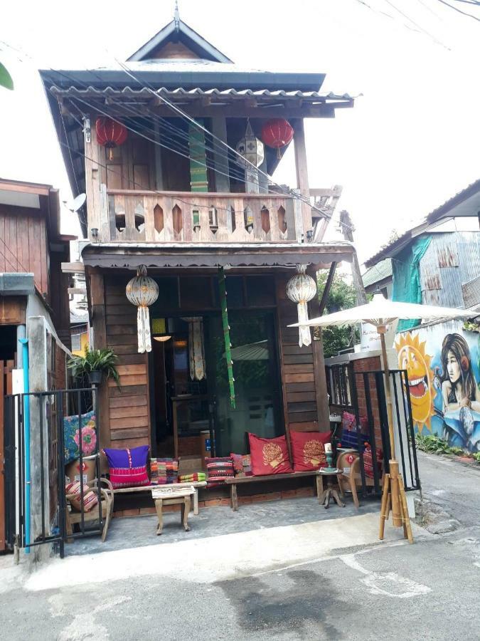 Huen Chiang Man Hostel (Adults Only) Chiang Mai Zewnętrze zdjęcie